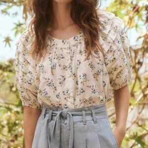 THE GREAT. The Carriage Top In Cream Kerchief Rose Print. Size 0.